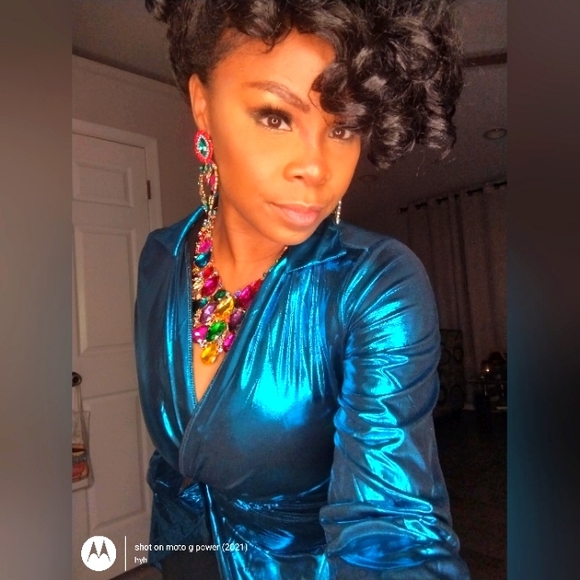 Metallic 💙 💚 - Picture 4 of 5